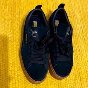 Black suede platform pumas - women’s 8.5